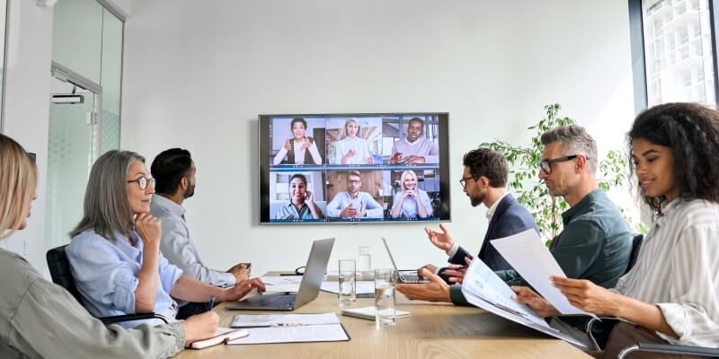 Empresas reduzem 15 do uso de energia com o modelo de trabalho híbrido, aponta pesquisa - Fitec Tec News