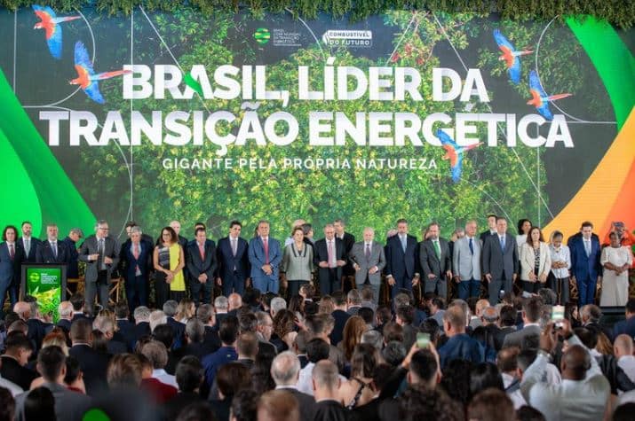 Sanção da Lei do Combustível do Futuro colaborar para Brasil avançar na transição energética