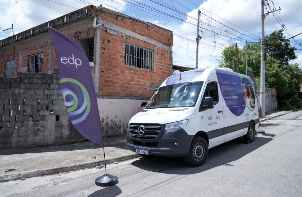 Moradores da Favela dos Sonhos têm economia de R$ 51 mil na conta de energia com usina solar da EDP